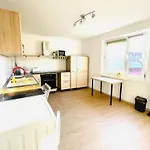 Ferienwohnung Mit Balkon Fuer 4 Personen, Messe, Airport