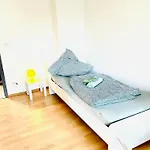 Ferienwohnung Mit Balkon Fuer 4 Personen, Messe, Airport