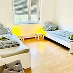Ferienwohnung Mit Balkon Fuer 4 Personen, Messe, Airport