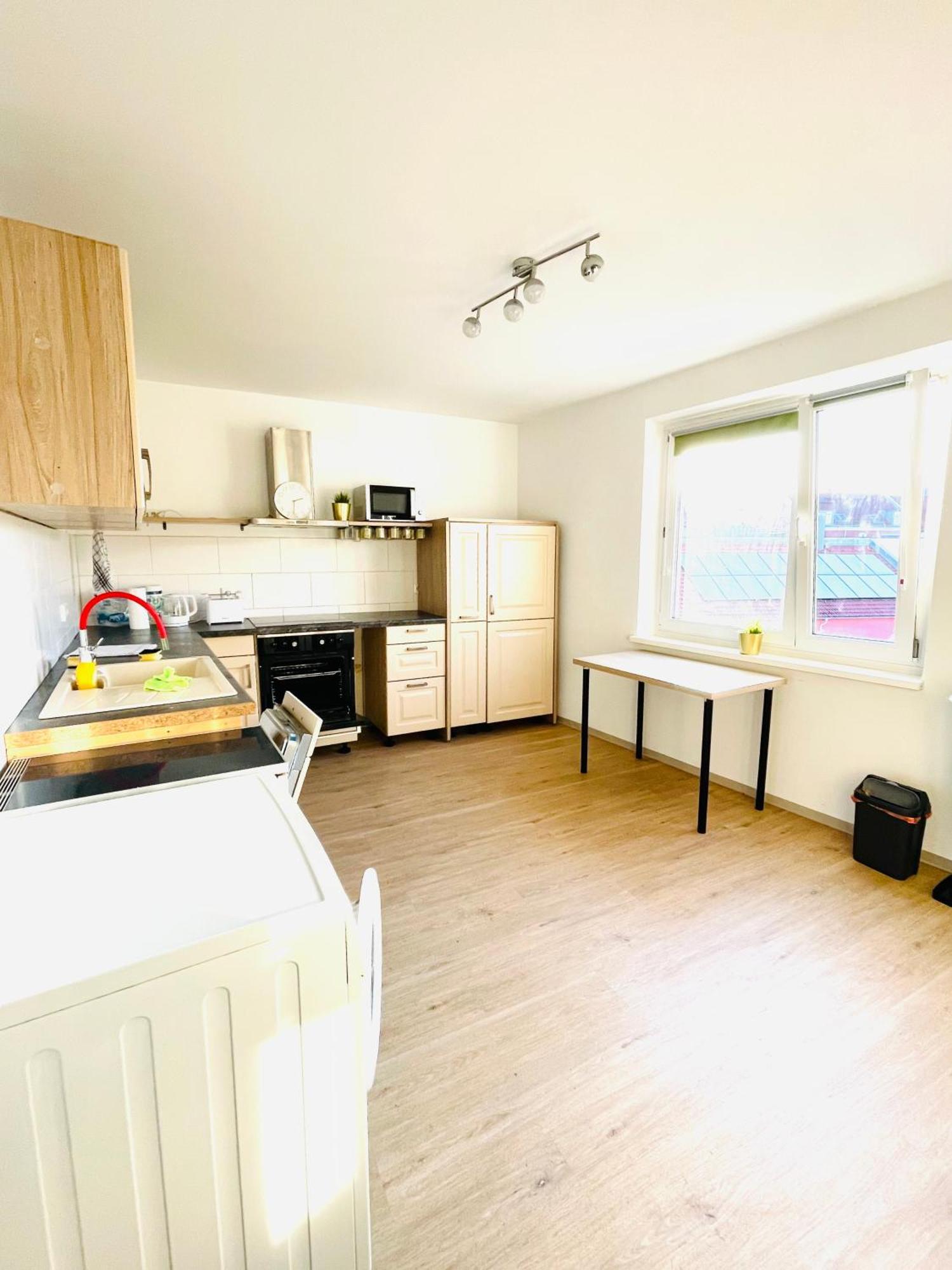 Mit Balkon Fuer 4 Personen, Messe, Airport Apartment Nürnberg