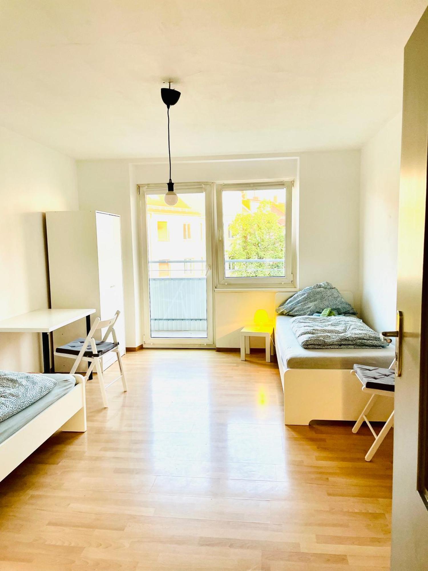 Mit Balkon Fuer 4 Personen, Messe, Airport Apartment Nürnberg